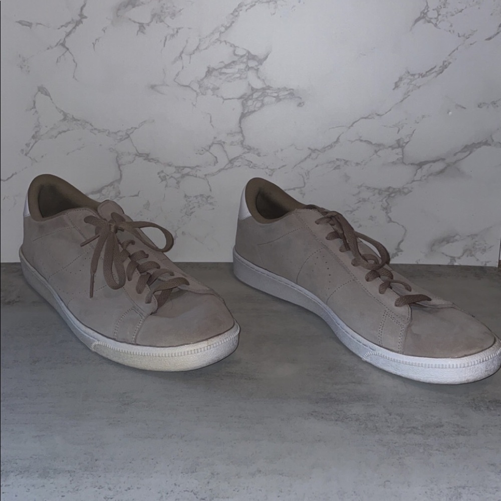 MENS Tan Nike Suede Shoes